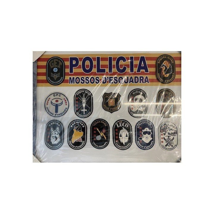 VITRINA PARCHES MOSSOS D`ESQUADRA.