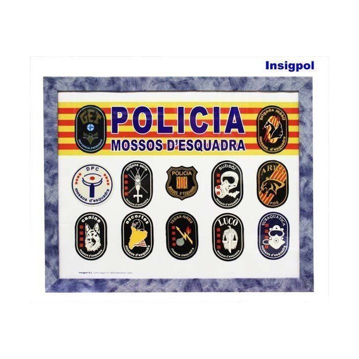 VITRINA-PARCHES-MOSSOS-ESQUADRA